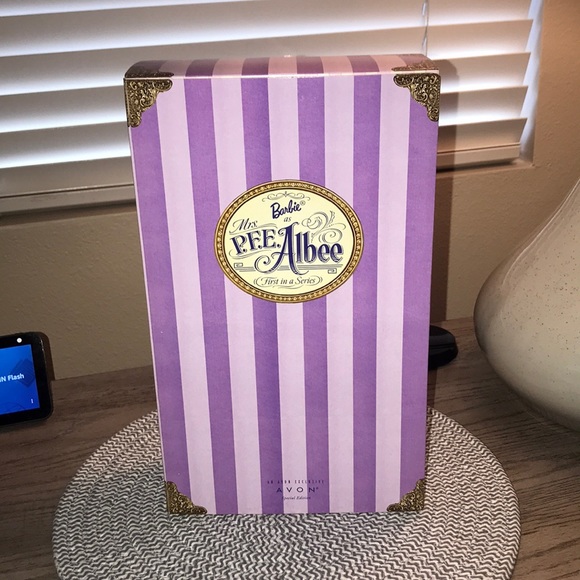 Collectible Barbie 1997 - Picture 2 of 9